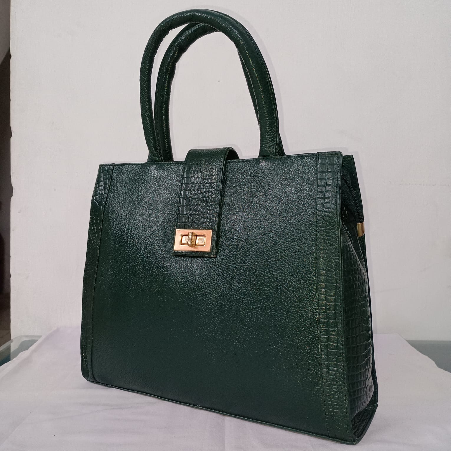 Special Key lock Ladies Bag - View 2